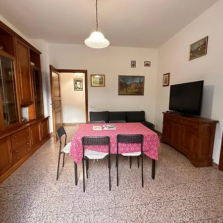 Tra Le Alpi Apuane E Il Mare Apartment Montignoso